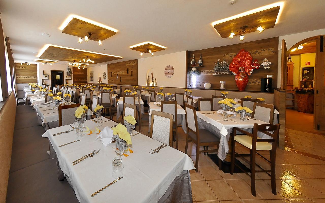 Hotel Piancastello Andalo Bagian luar foto