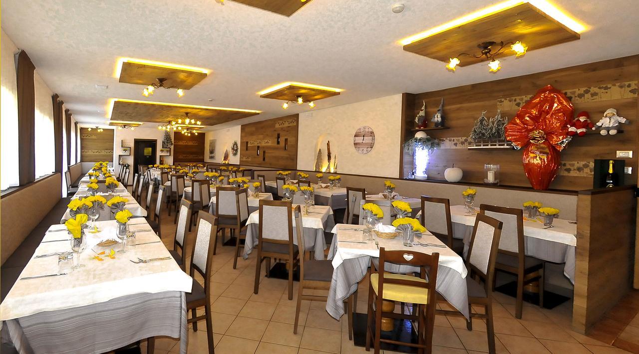 Hotel Piancastello Andalo Bagian luar foto
