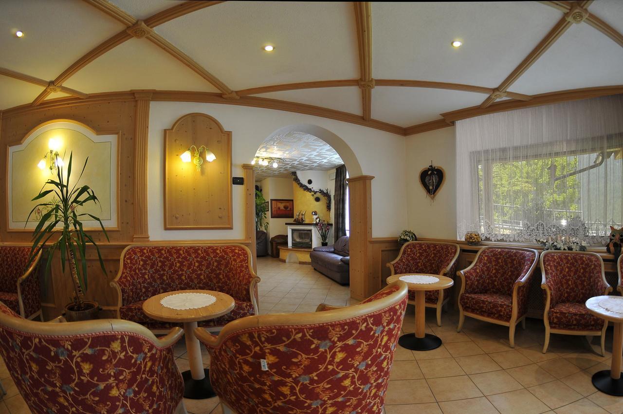 Hotel Piancastello Andalo Bagian luar foto