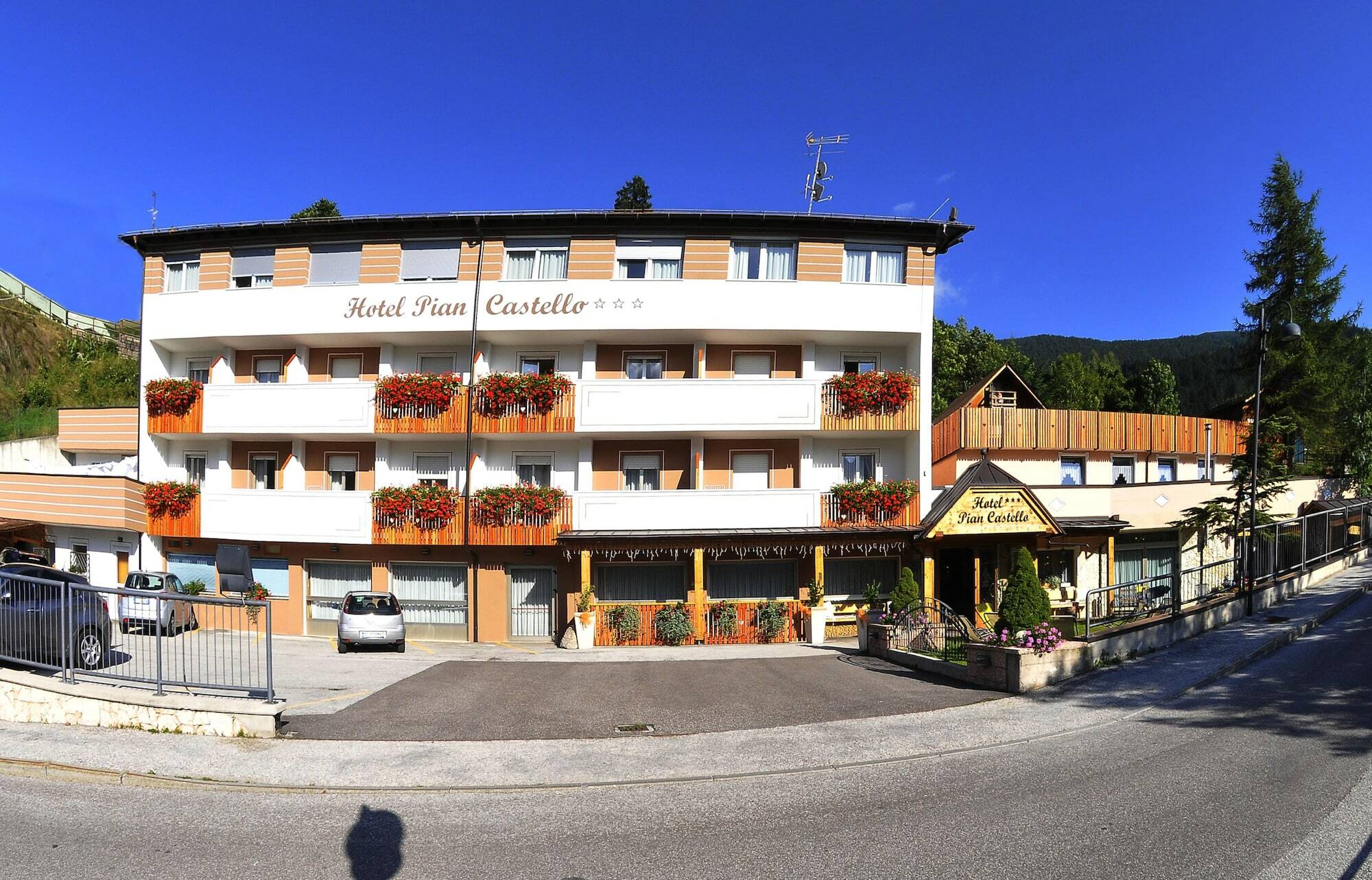 Hotel Piancastello Andalo Bagian luar foto
